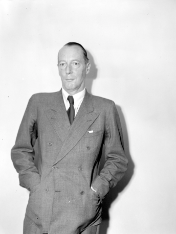 Alexander Lernet-Holenia Porträt von United States Information Service Während der Salzburger Festspiele 1947 © ÖNB/Wien US 20.266 POR MAG