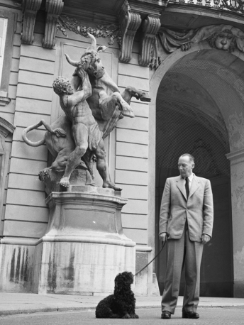 Alexander Lernet-Holenia Porträt  von Yoichi Okamoto 1953 © ÖNB/Wien OKA10_131_11 POR MAG