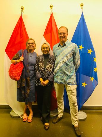 Baron Bagge The Indonesian debut of Alexander Lernet-Holenia